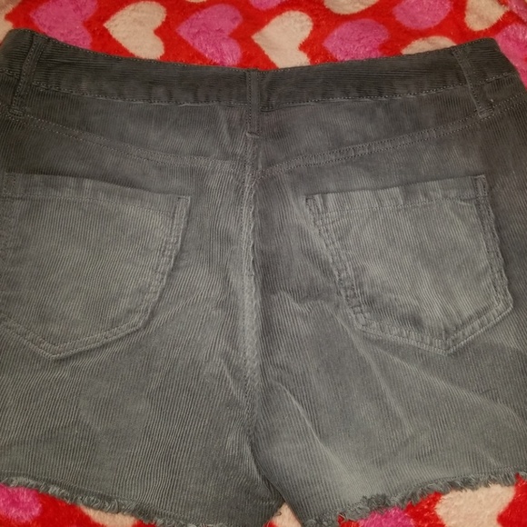 Shorts. - Picture 3 of 3